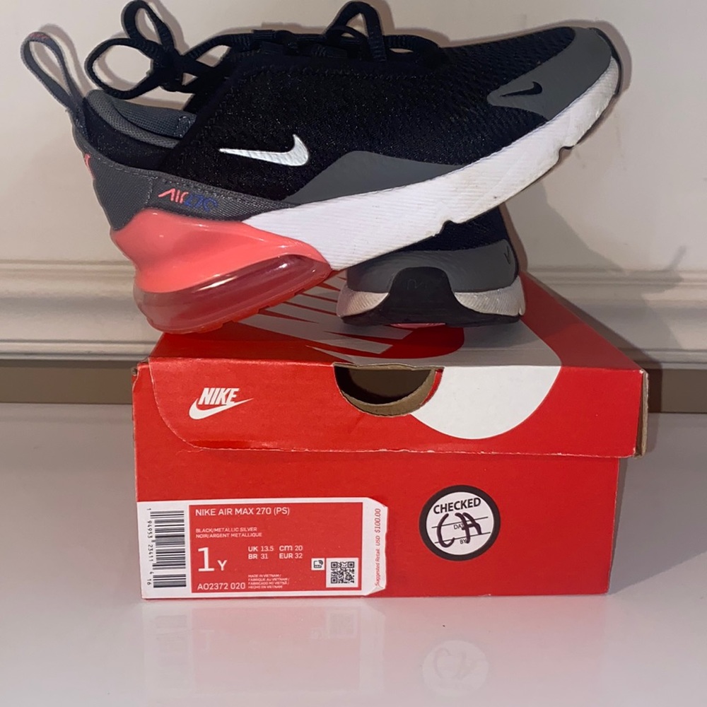 Youth Nike Air 270
